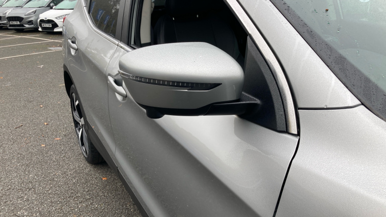 Nissan Qashqai 1.6 DiG-T Tekna 5dr Petrol Hatchback